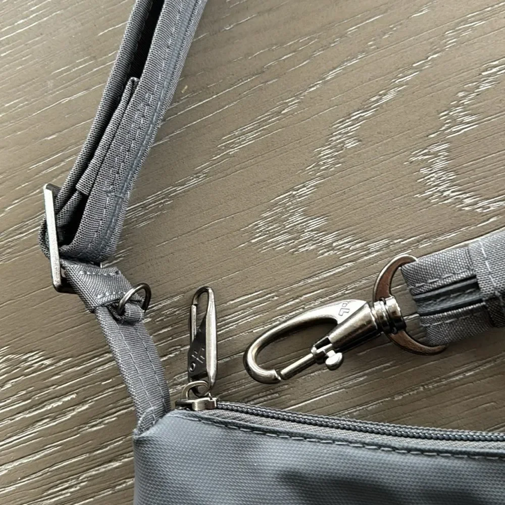 Travelon Anti-theft Classic Gray Crossbody Travel Everyday Bag Multi Pockets